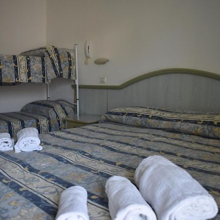 Hotel Ginevra E Residence Cattolica Eksteriør billede