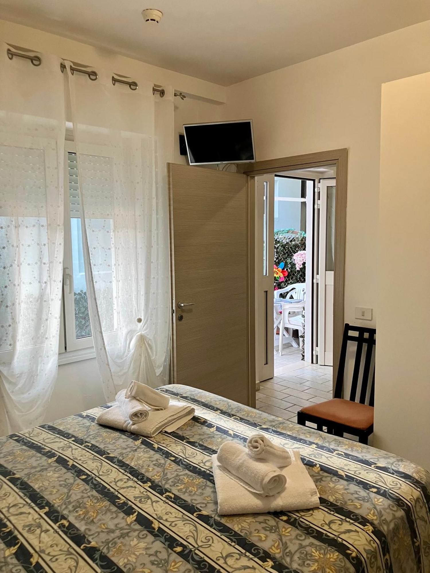 Hotel Ginevra E Residence Cattolica Eksteriør billede